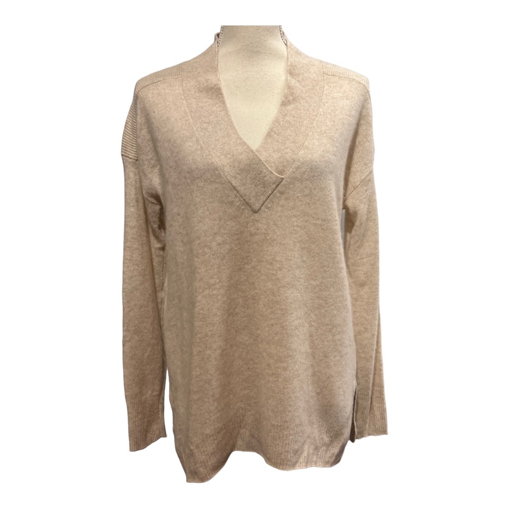 Halogen Cashmere Sweater Classic V Neck Neutral‎ Beige Size XS Soft Quiet Luxury
